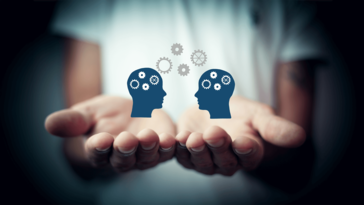 Illustration of two human profiles with gears symbolizing knowledge transfer and collaboration, representing PSImetals Global-Local Order Dressing use case.