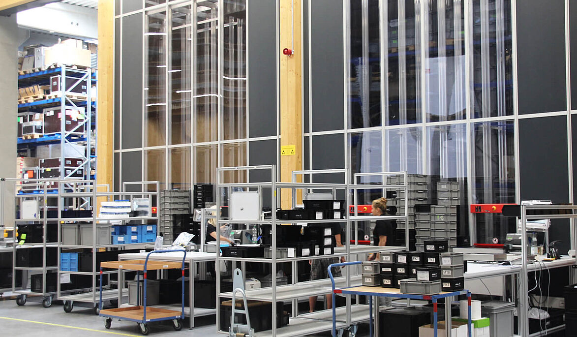 Workstations in the elobau warehouse